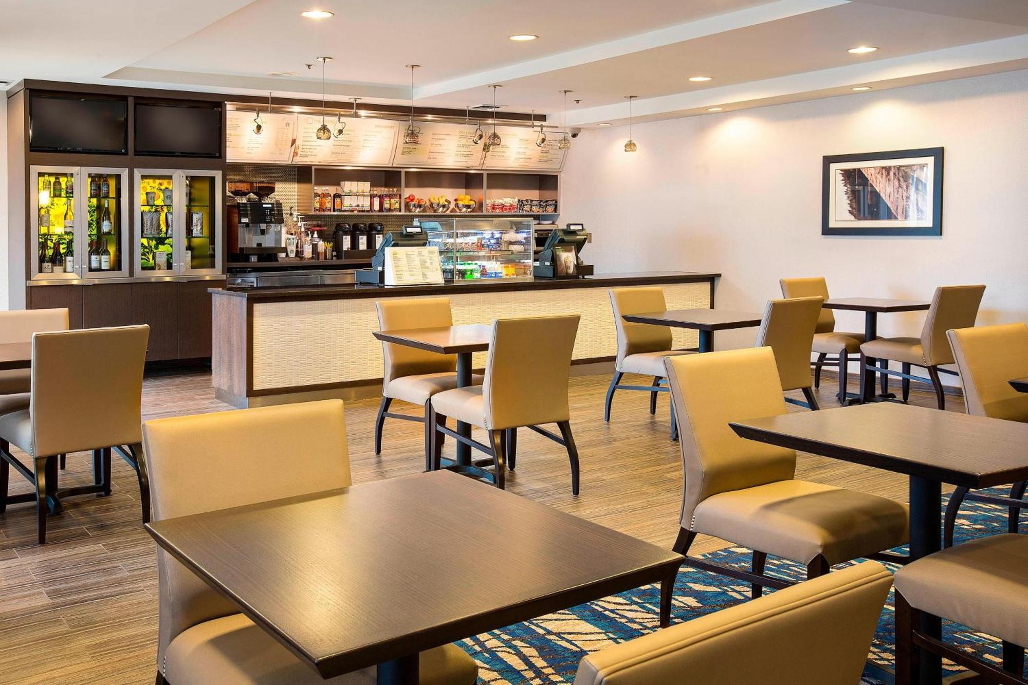 Courtyard Seattle North / Everett Hotel 3*